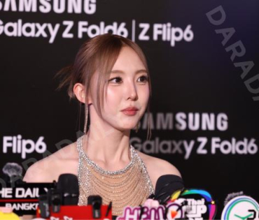 งานเปิดตัว The new Galaxy พบ "ชมพู่ อารยา, พี่จอง - คัลแลน, เต ตะวัน - นิว ฐิติภูมิ"