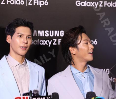 งานเปิดตัว The new Galaxy พบ "ชมพู่ อารยา, พี่จอง - คัลแลน, เต ตะวัน - นิว ฐิติภูมิ"