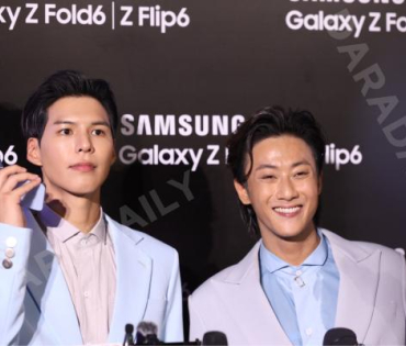 งานเปิดตัว The new Galaxy พบ "ชมพู่ อารยา, พี่จอง - คัลแลน, เต ตะวัน - นิว ฐิติภูมิ"