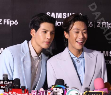 งานเปิดตัว The new Galaxy พบ "ชมพู่ อารยา, พี่จอง - คัลแลน, เต ตะวัน - นิว ฐิติภูมิ"