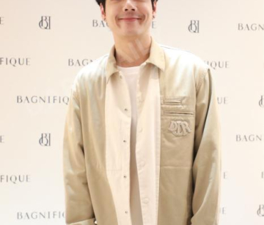 งาน BAGNIFIQUE BRANDNAME BOUTIQUE OPENING พบ "แพท ณปภา, นิกกี้ ณฉัตร"