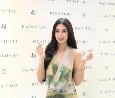 งาน BAGNIFIQUE BRANDNAME BOUTIQUE OPENING พบ "แพท ณปภา, นิกกี้ ณฉัตร"