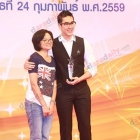 เหล่าดาราตบเท้ารับรางวัลใน งานมอบรางวัล tv3 fanclub 2015