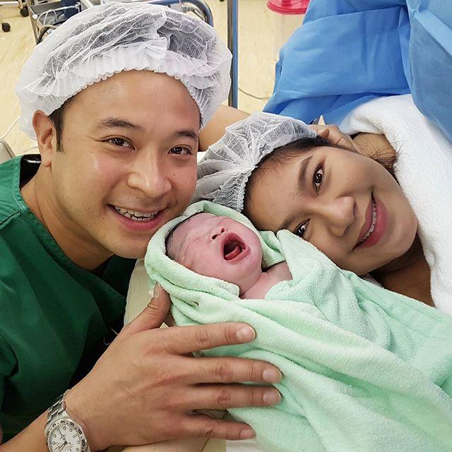 คุณแม่มือใหม่ เบนซ์ น้องปริม บันเทิง ดารา นักแสดง พัฒนาการ วันแม่ บันเทิงไทย ทายาท