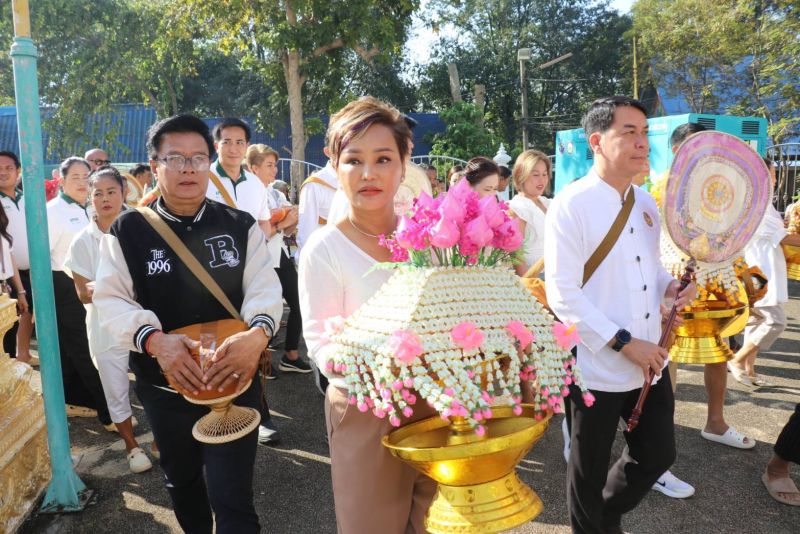 โอบะ เสียงเหน่อ นก บริพันธ์