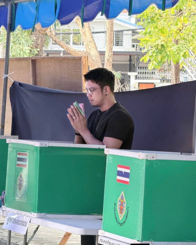 หนุ่ม กะลา หนุ่ม กะลา