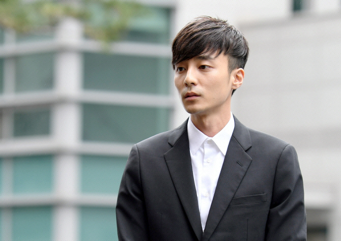 Roy Kim ซิงเกิลท้าย เกณฑ์ทหาร ไอดอลเกาหลี Roy Kim ซิงเกิลท้าย เกณฑ์ทหาร ไอดอลเกาหลี