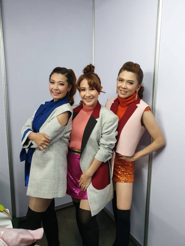 จอย T-Skirt คุณแม่ นักร้อง