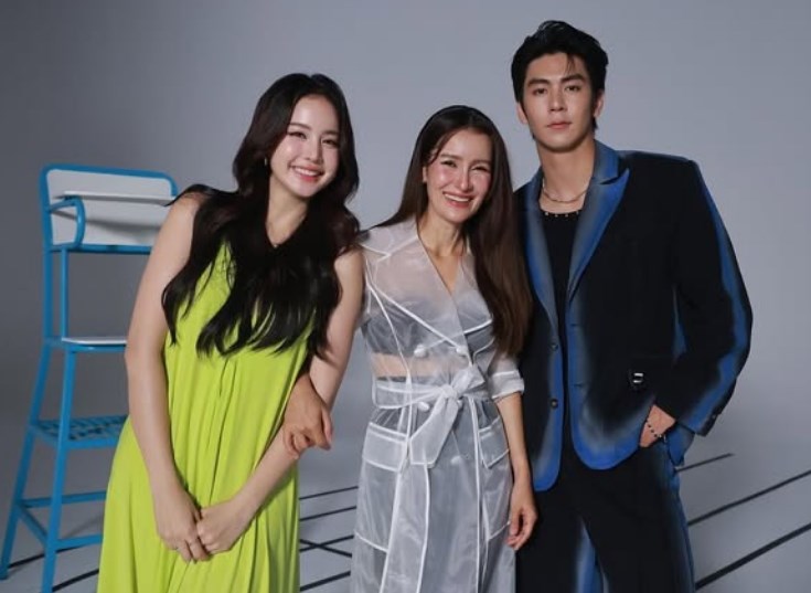 หลิง ออม กลัฟ โบว์ ณเดชน์ ญาญ่า หลิง ออม กลัฟ โบว์ ณเดชน์ ญาญ่า