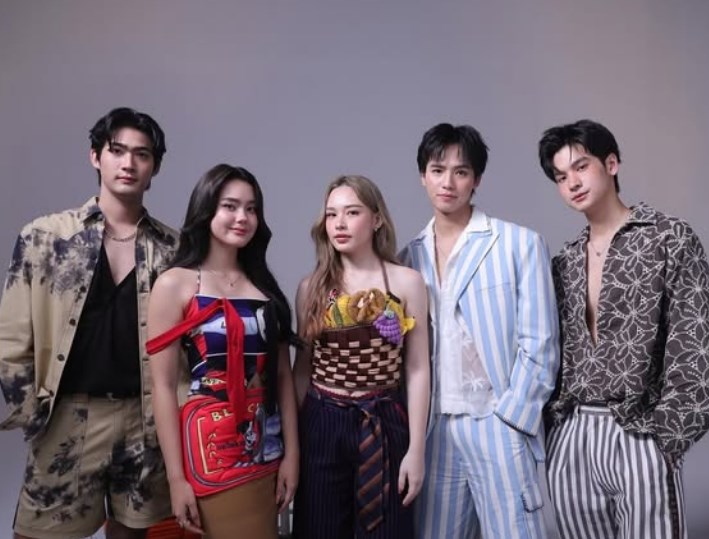 หลิง ออม กลัฟ โบว์ ณเดชน์ ญาญ่า หลิง ออม กลัฟ โบว์ ณเดชน์ ญาญ่า