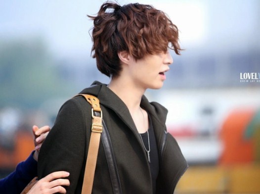 ผมหยิกของ Lay