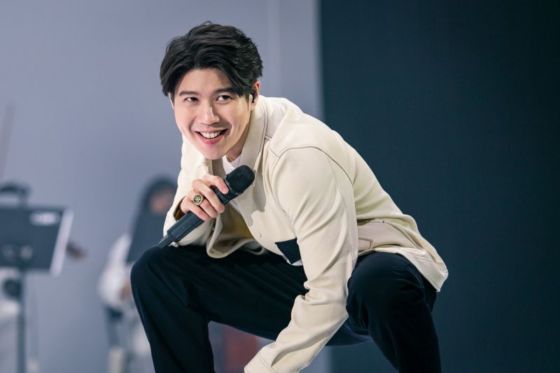 อะตอม ชนกันต์ นักร้อง
