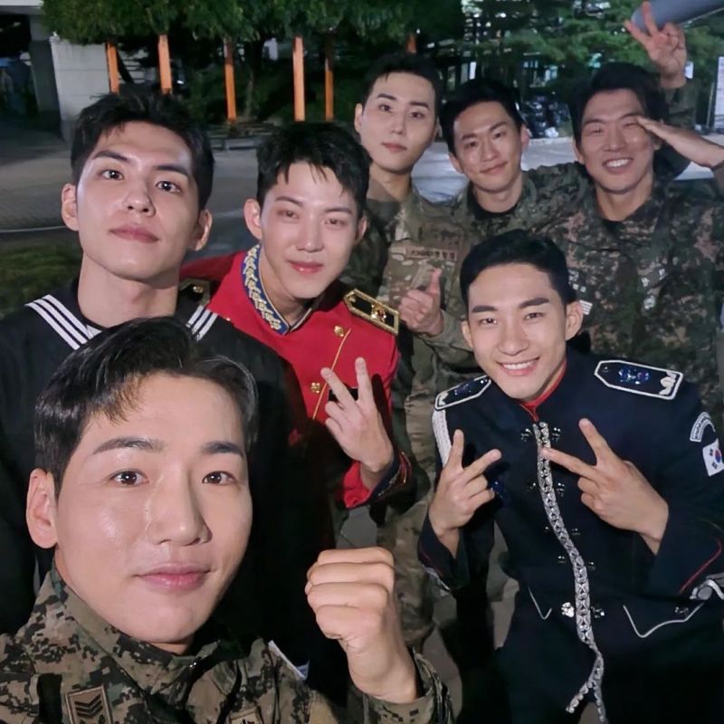 ยองเค วอนพิล โดอุน DAY6 รับราชการทหาร