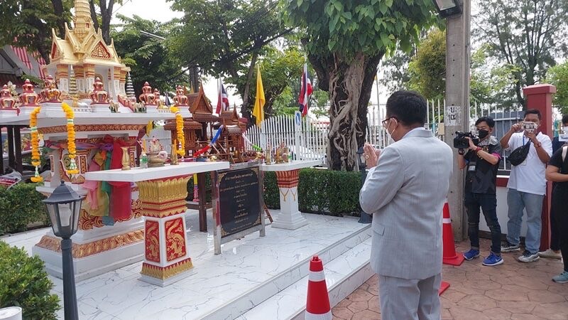 ทนายเดชา นักข่าว