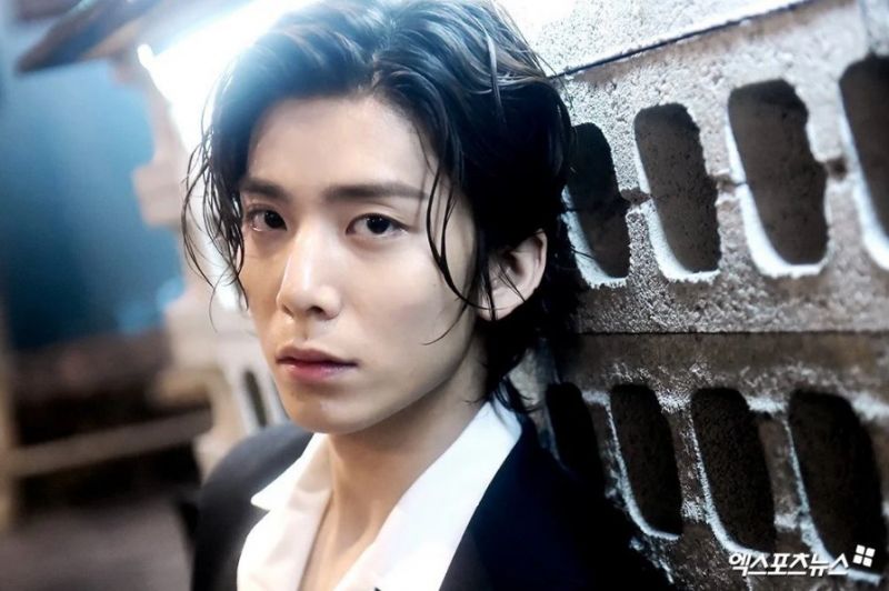 Hwiyoung (SF9)