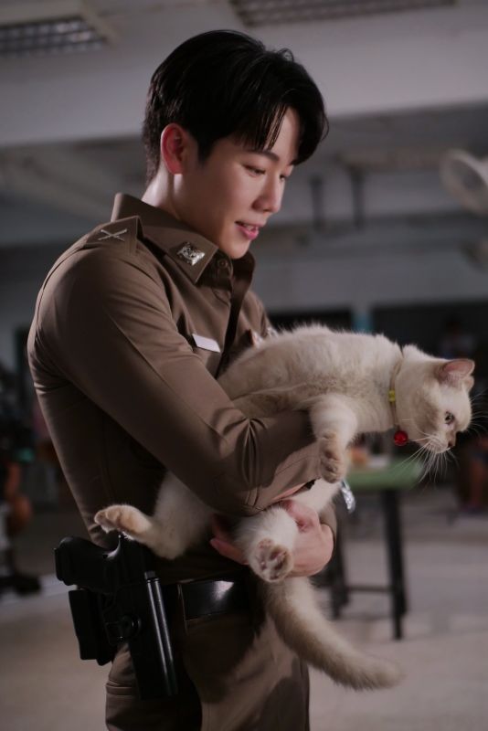 วอร์ วนรัตน์
