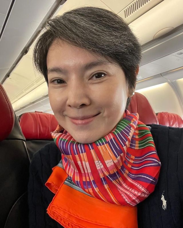 นิ้ง กุลสตรี นิ้ง กุลสตรี