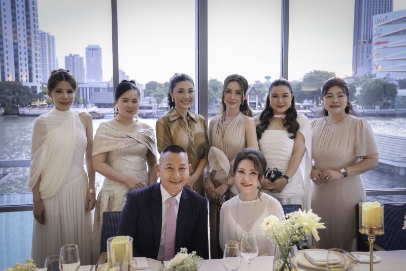 อั้ม อธิชาติ