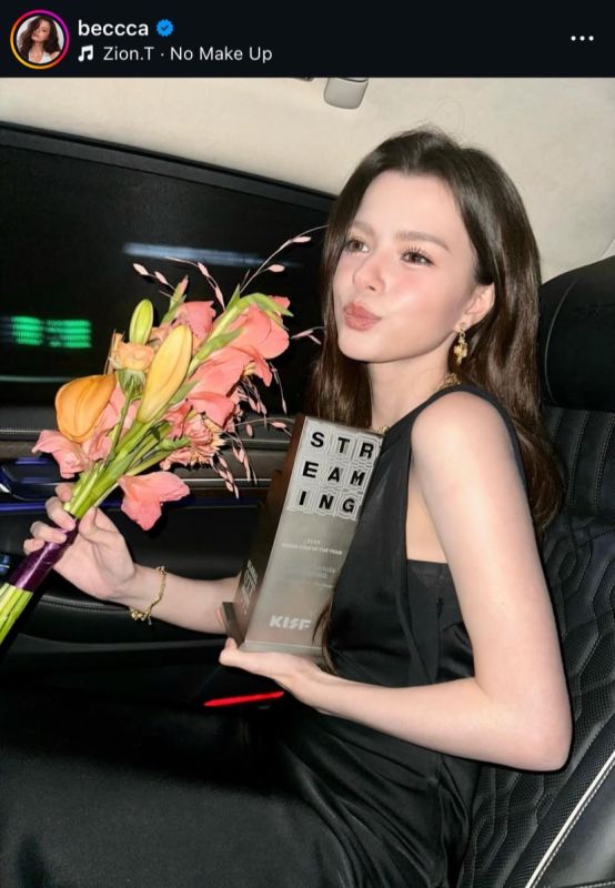 เบ็คกี้ รับรางวัล เกาหลีใต้