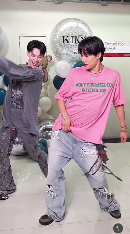 ไค EXO ไวรัล