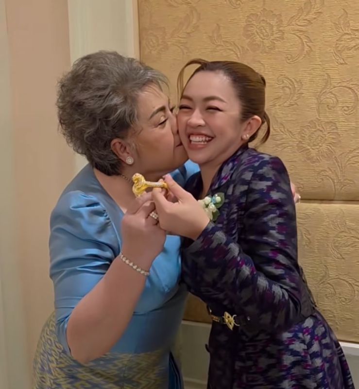 แม่ดวงแก้ว น้ำเพชร วันแม่