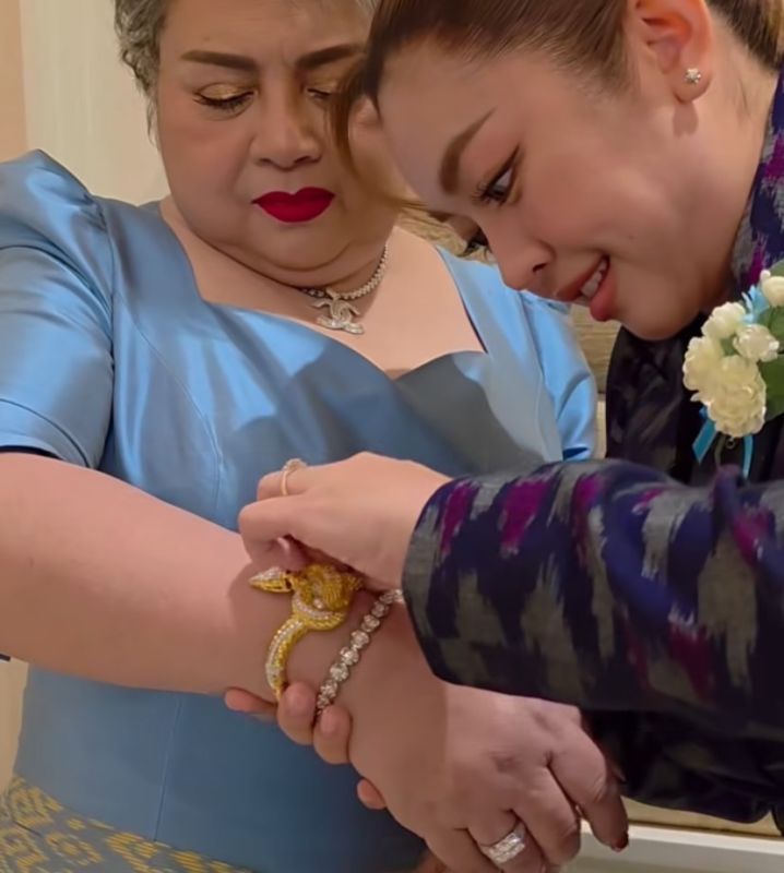 แม่ดวงแก้ว น้ำเพชร วันแม่