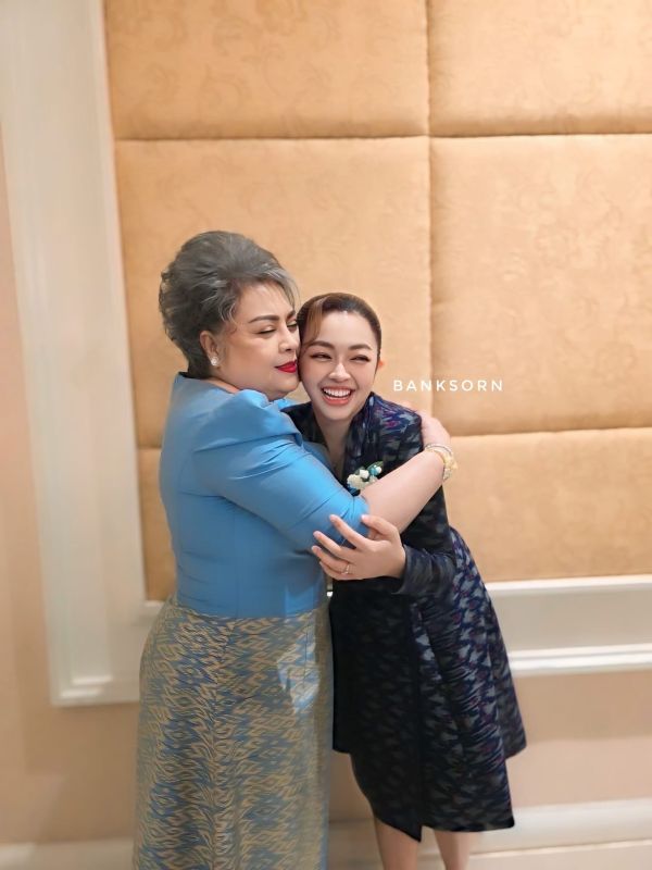 แม่ดวงแก้ว น้ำเพชร วันแม่