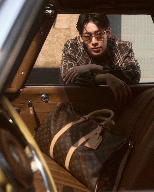 แบมแบม BamBam Louis Vuitton