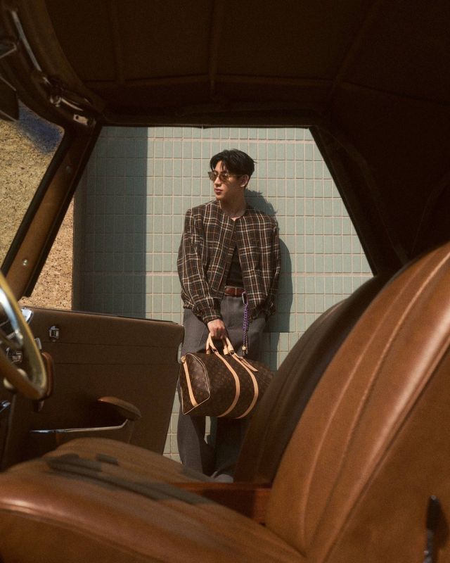 แบมแบม BamBam Louis Vuitton แบมแบม BamBam Louis Vuitton