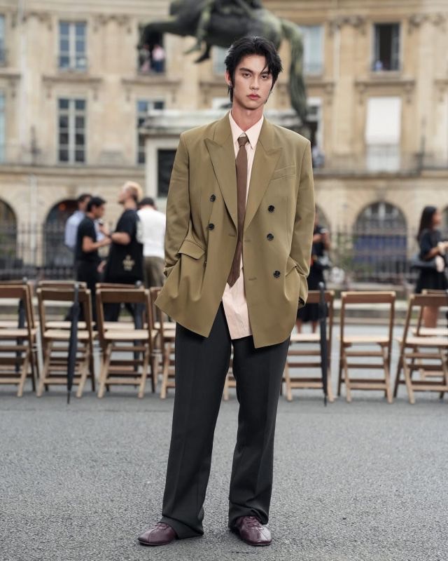 ไบร์ท วชิรวิชญ์ AMI PARIS