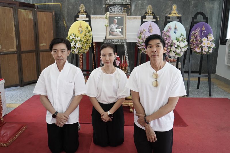 ฉลอง ภักดีวิจิตร ฉลอง ภักดีวิจิตร