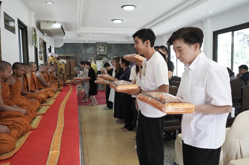 ฉลอง ภักดีวิจิตร ฉลอง ภักดีวิจิตร