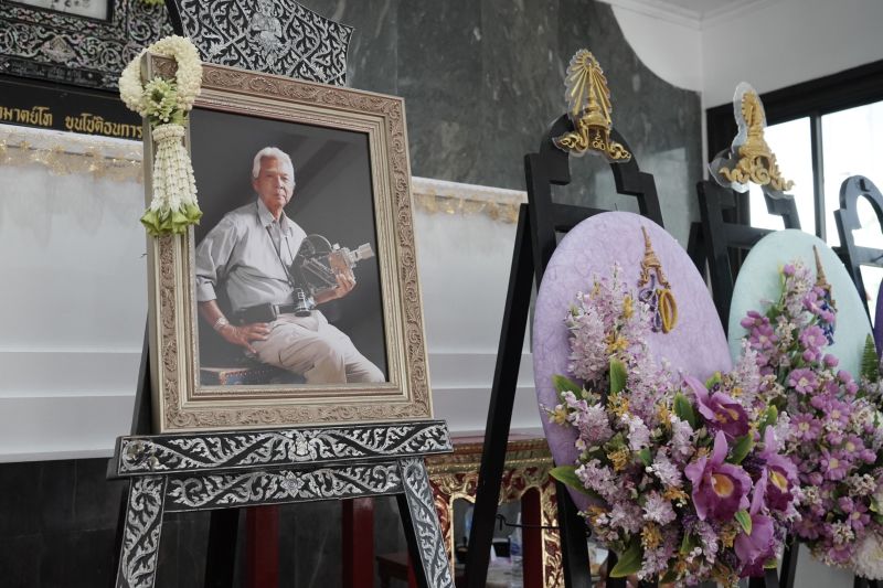 ฉลอง ภักดีวิจิตร ฉลอง ภักดีวิจิตร