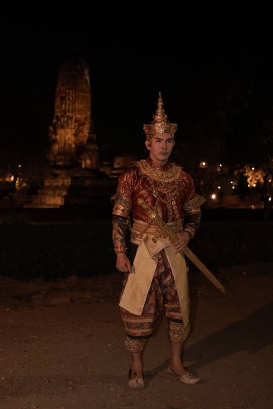 อั้ม อธิชาติ อั้ม อธิชาติ