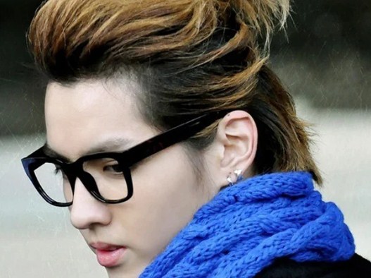 ผมยาวของ Kris Wu