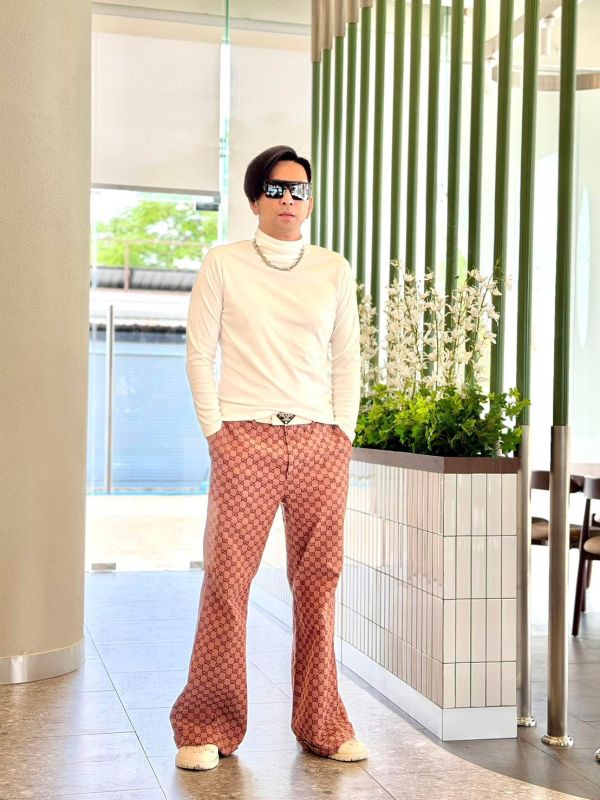 บอล เชิญยิ้ม บอล เชิญยิ้ม