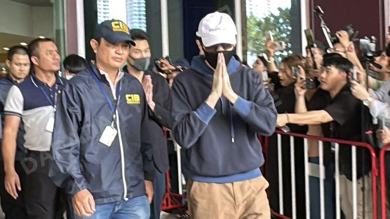 แซม ยุรนันท์ 