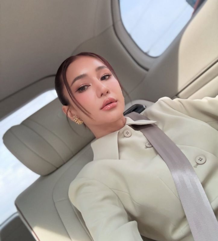เนย โชติกา เนย โชติกา