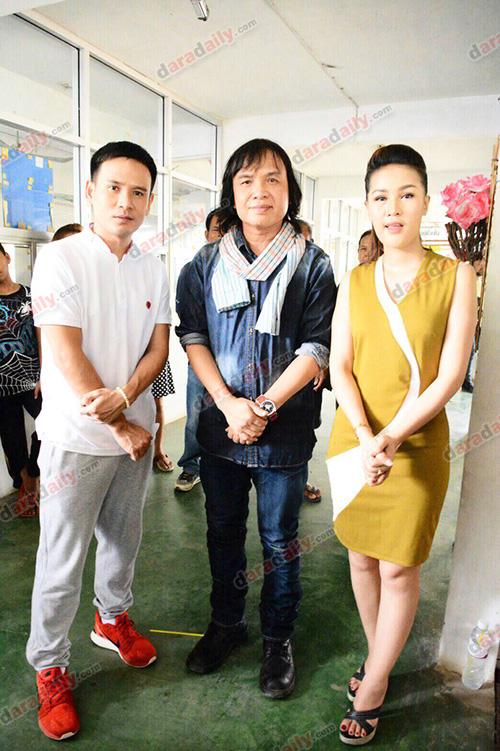 ครูสลา ทีมศิลปิน ส่งกำลังใจ แดง จิตรกร บันเทิง ศิลปินลูกทุ่ง นักร้องลูกทุ่ง