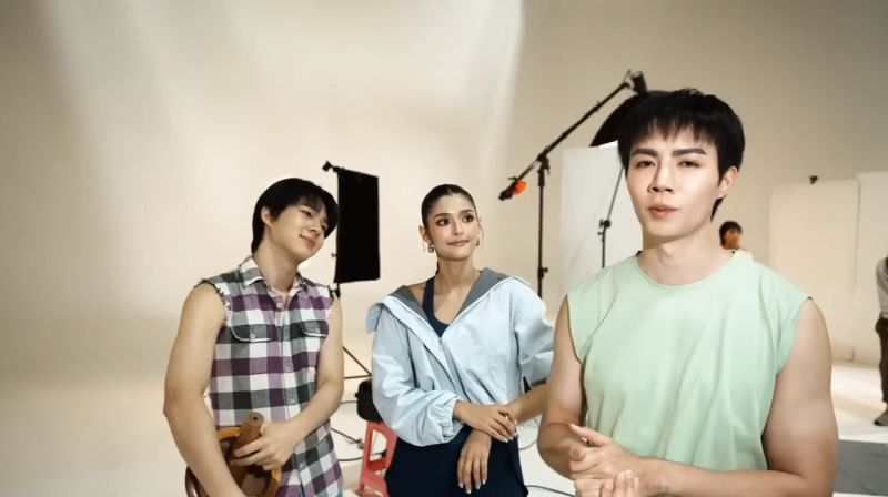 มนต์รักฮักอีหลี