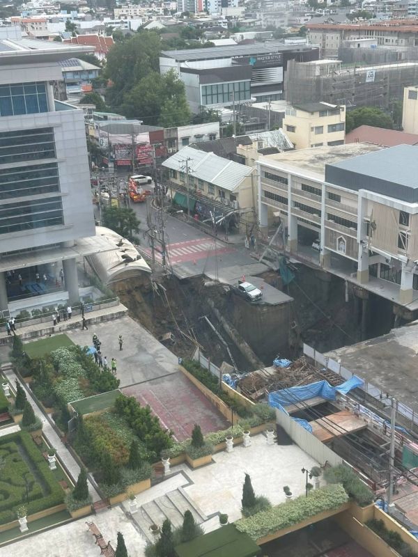 เหตุถนนสามเสนยุบตัว