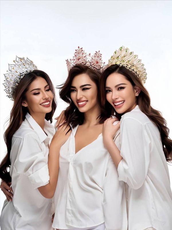 แอนโทเนีย โพซิ้ว แอนนา เสืองามเอี่ยม แอนชิลี สก็อต เคมมิส