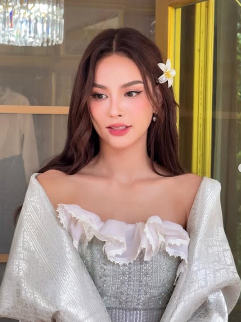 แอนนา เสืองามเอี่ยม