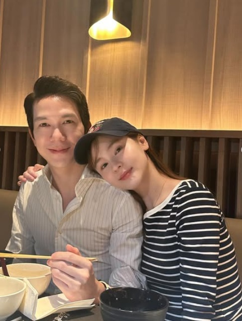 ออม สุชาร์
