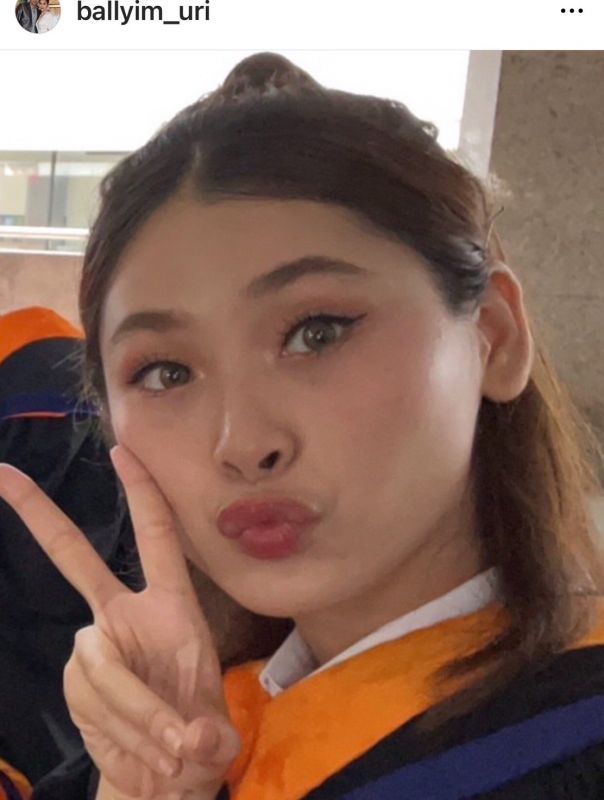 ลูกสาวบอล เชิญยิ้ม