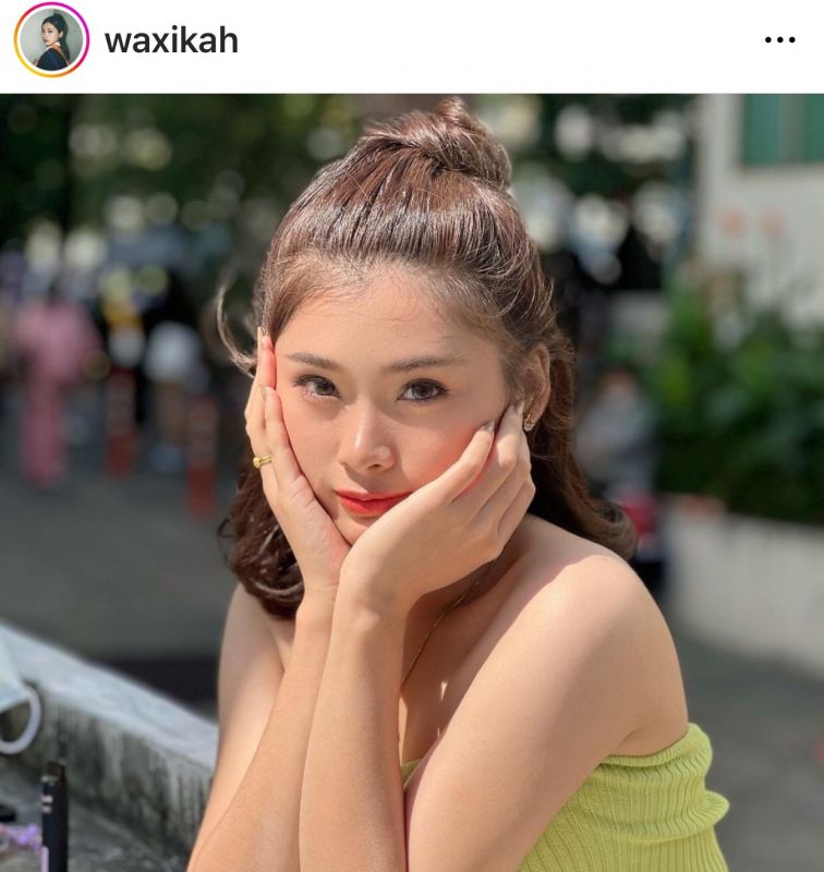 ลูกสาวบอล เชิญยิ้ม