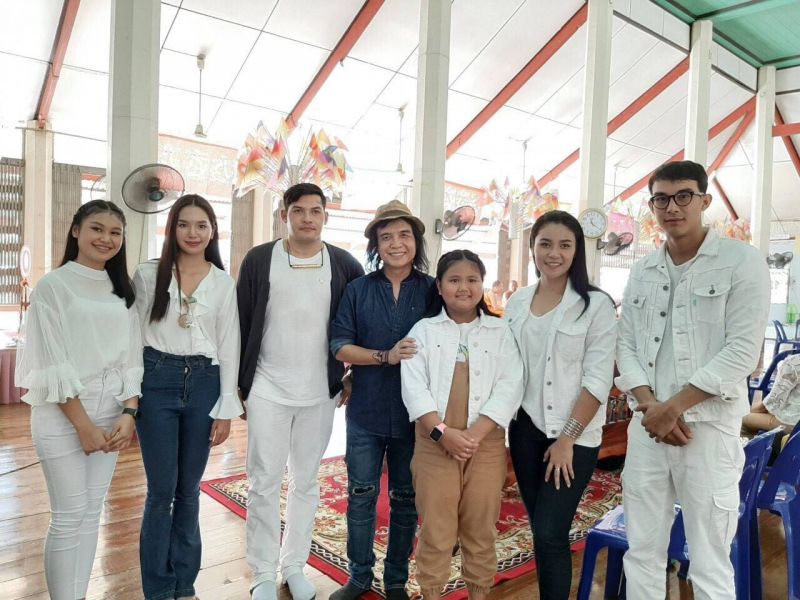 ฟิล์ม บอส ครูสลา แจกยา ช่วยเหลือ ผู้ป่วยมะเร็ง นพ.สมหมาย ฟิล์ม บอส ครูสลา แจกยา ช่วยเหลือ ผู้ป่วยมะเร็ง นพ.สมหมาย
