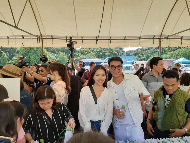 ฟิล์ม บอส ครูสลา แจกยา ช่วยเหลือ ผู้ป่วยมะเร็ง นพ.สมหมาย ฟิล์ม บอส ครูสลา แจกยา ช่วยเหลือ ผู้ป่วยมะเร็ง นพ.สมหมาย