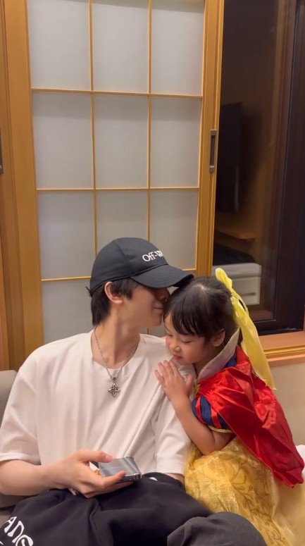 น้องนาตาชา  พี่อชิ