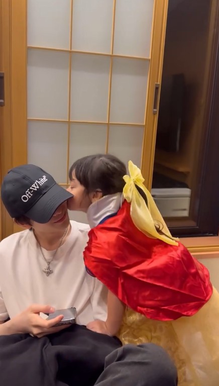 น้องนาตาชา  พี่อชิ